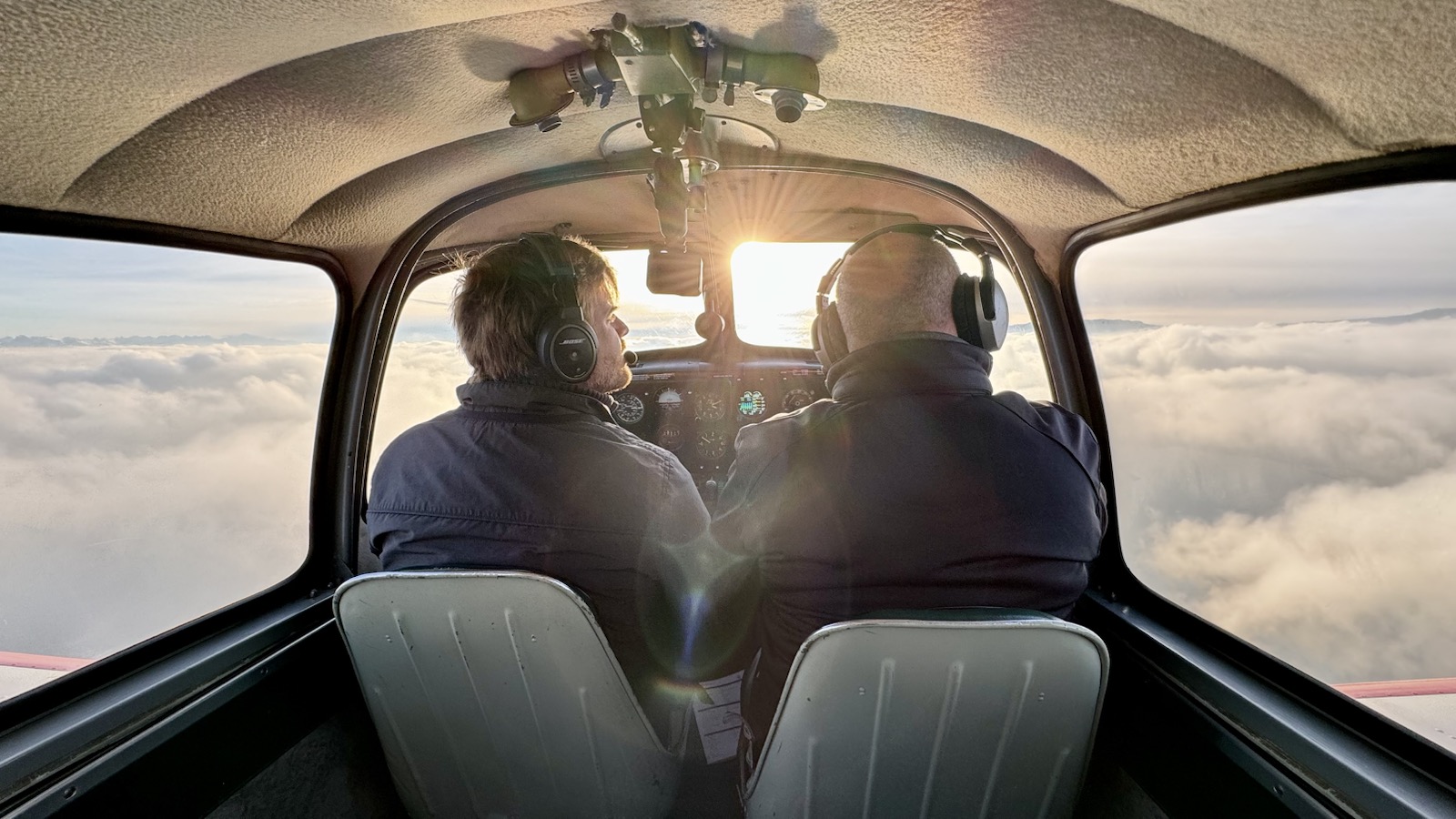 Vue aérienne sur le plateau suisse et les Préalpes pour le Vol panoramique